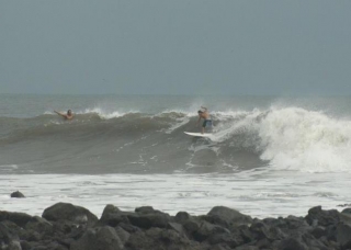  surfing in punta mita 